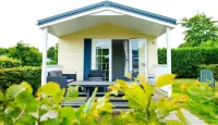 Chalet with Veranda Near Drunense Dunes
