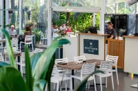 Governors Lodge Resort Hotel - breakfast
