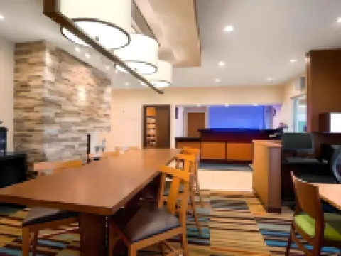 Dubuque Inn & Suites Hotels in Dubuque