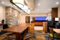 Dubuque Inn & Suites