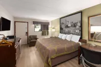 Super 8 by Wyndham Fort Mitchell Cincinnati Area