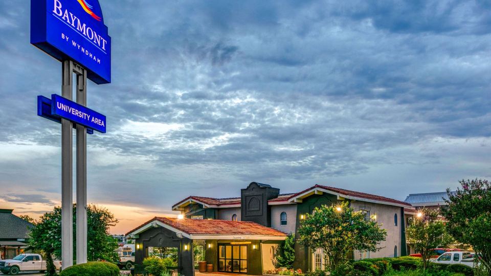 Baymont by Wyndham Austin University Area