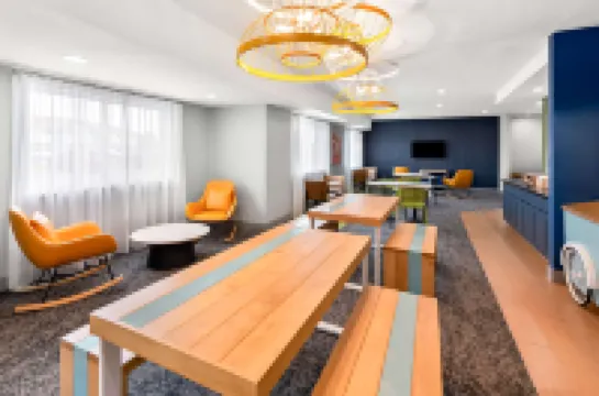 Spark by Hilton Springfield Southwest