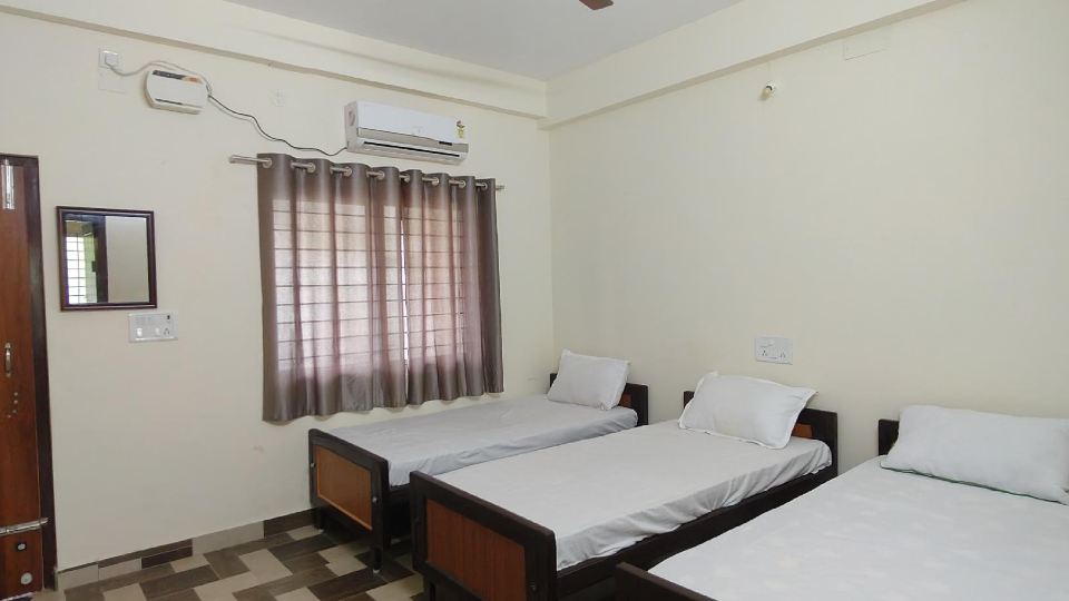 Ayyans Park inn