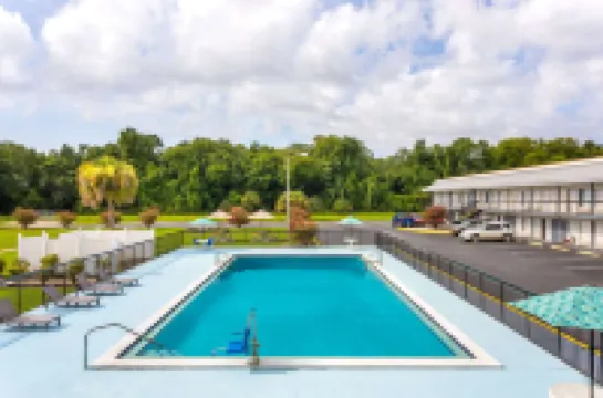 Days Inn by Wyndham Wildwood I-75