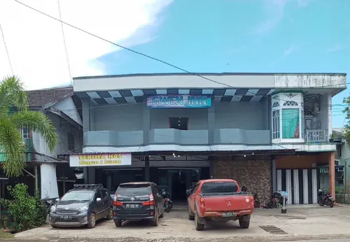 Gwen Inn Hotels in Sampit