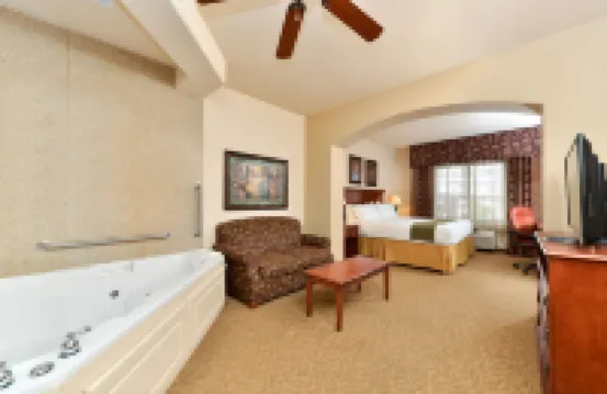 Holiday Inn Express & Suites LAS CRUCES by IHG