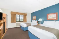 Days Inn & Suites by Wyndham Baxter Brainerd Area - Pools