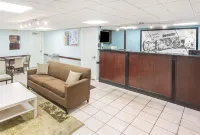 Super 8 by Wyndham Decatur/Lithonia/ATL Area Hotel di Stonecrest