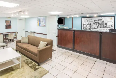 Super 8 by Wyndham Decatur/Lithonia/ATL Area