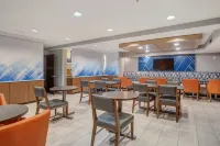Holiday Inn Express PORTLAND EAST - TROUTDALE by IHG - petit déjeuner