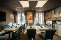Brit Hotel Privilege Lisieux - la Villa des Arts - Aamiainen