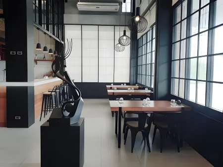 Mayson Place Hotel Отели в г. Самут Пракан