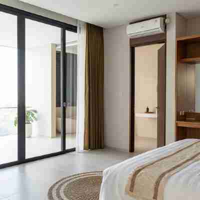 Beverly Hill Villa with Private Heated Pool and Movie Room Reflections by Holiday Villa Dago Rooms