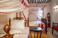 Hibiscus Triple room