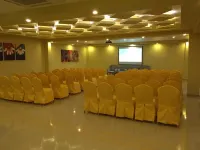 Le Raj Courtyard Hotels in Tiruvallur