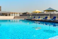 West Walk Retaj Hotel - Pool