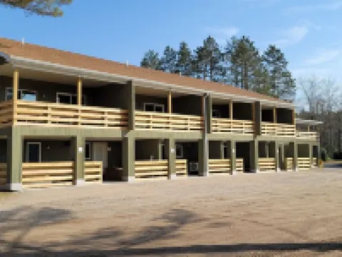 The 4th Overlook Seeps 4, In-between Crystal Mountain and Traverse City! WI-FI Hotels in Interlochen