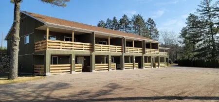 Privat Hot Tub! Sleeps 6 *Traverse City *Sleeping Bear Dunes