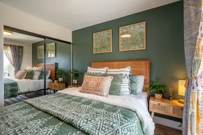 San Diego * Jacuzzi * Backyard Paradise Hotels near Express Factory Outlet