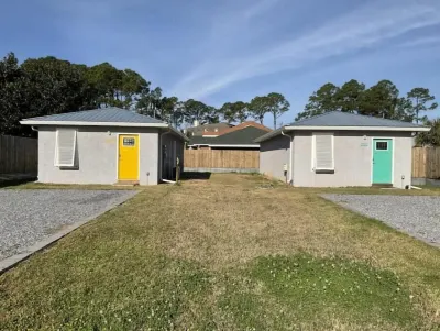 Sun Diver is charming, close to marinas, and water sports on East end of PCB, FL