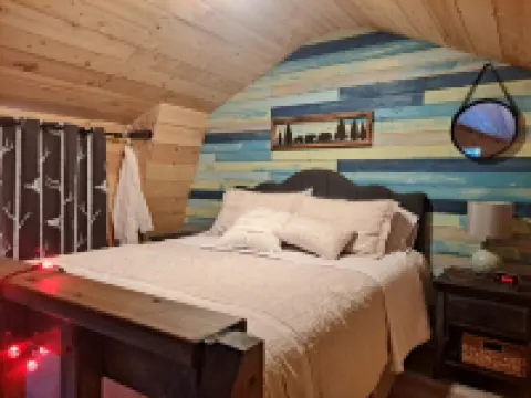Tiny Home A, just steps from Mt. Rainer Nat. Park w/firepit.