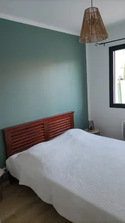 ALL COMFORT FAMILY VILLA, not overlooked, swimming pool