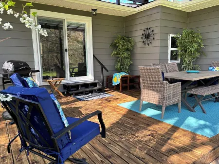 Melva’s place North Ridgeville