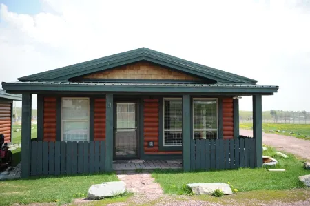 New luxury cabin in Central East Glacier