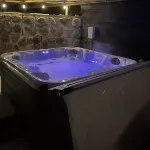 Cozy Cabin on 84 acres with creek and spring fed pond - Chalets
