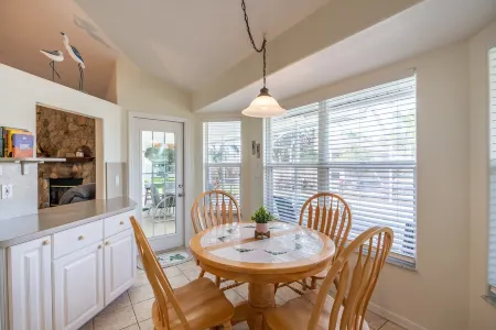 🍹🌞 Coastal Retreat! Heated Pool, Boat/RV Parking Double Lot, 3 miles to Beach! Отели в г. Себастиан