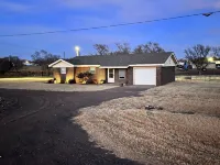 Great house just off Hwy 287