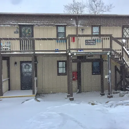 All Your Vacation Needs! Walk to the Slopes!