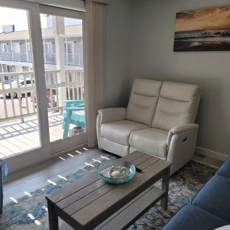 Luxury Executive 1-bedroom condo at Hampton Beach with Ocean & Marsh Views