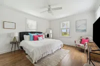 Riverfront 7 BR/5 BA Estate+Dock