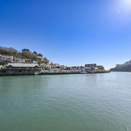 Charming Three Story Townhouse footsteps away from the historic harbour.