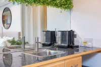 Stay in comfort and style! Encore Private Suite + Free parking! Close to Boston! Hotels in Everett