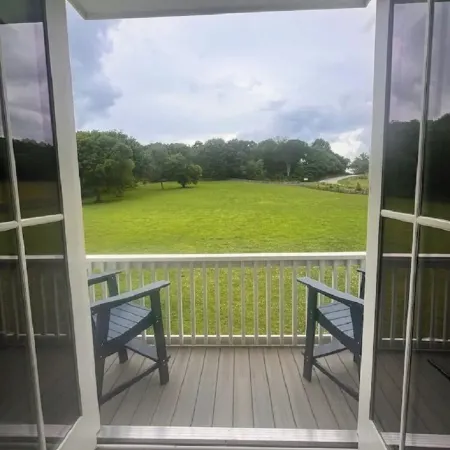 Quiet Retreat at Maplewood Hollow!