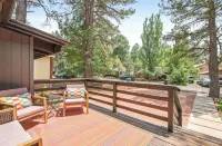 Whispering Pines Cabin w/Hot Tub!