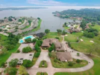 Lake View. Private deck. New Interior. Walk 2 Lake