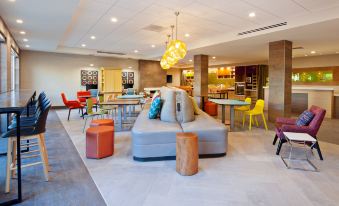 4. Home2 Su..