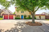 Historic Villa🚶1 min from Lake Hefner🏊 Hot Tub 🎱Pool Table🐶Friendly🎣Fishing - Villas