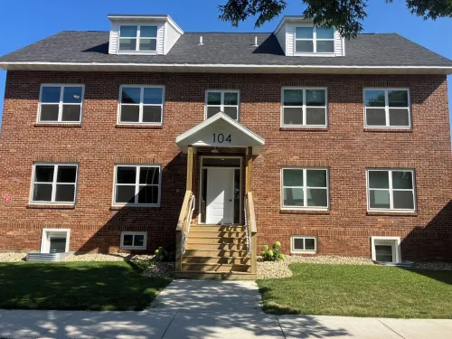 2 Bedroom - Convenient & Comfy Downtown Apartment Hotels in Marshall