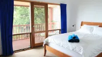 Ocean Blue KI.  Absolute ocean front, free WiFi Hotels near Penneshaw Maritime and Folk Museum