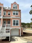 Sandy Paws Townhouse, Private Mini Water Park, Dog Friendly! - Homestays