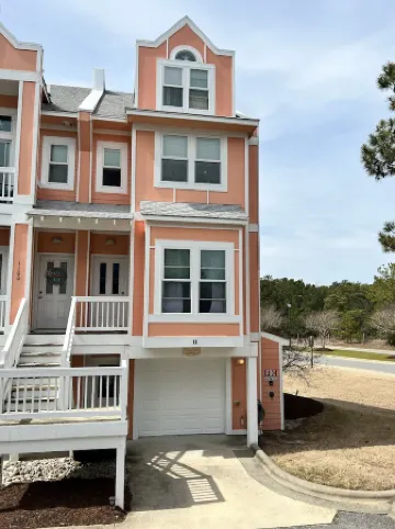 Sandy Paws Townhouse, Private Mini Water Park, Dog Friendly!