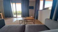 Se Alquila Estudio Independiente en Hermoso Chalet