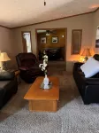 Quiet Getaway 5 minutes from Galesburg with pool and hot tub
