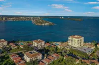 St. Petersburg Isla del Sol St. Pete Beach Updated Condo on Water 2 Bed Gorgeous
