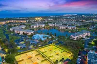 POSHPADZ -Villa Koalua Walk to Jupiter Beach-Prime Lake Views-Resort Setting